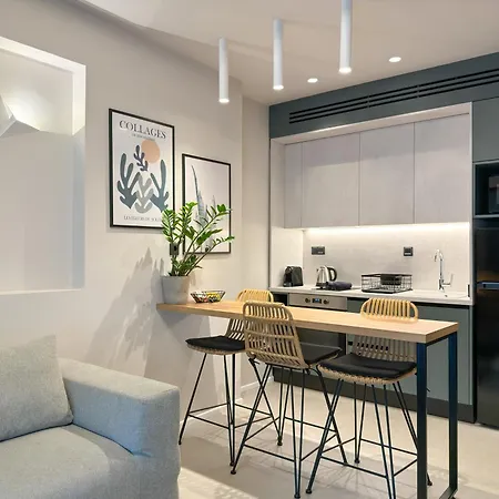 Liv Luxury Mini Penthouse Center 7b