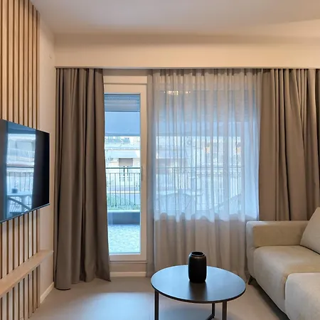 Liv Luxury Mini Penthouse Center 7b شقة