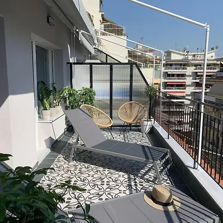 Liv Luxury Mini Penthouse Center 7b *