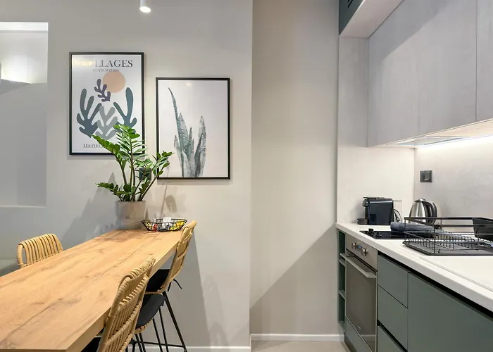 Liv Luxury Mini Penthouse Center 7b *