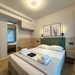Liv Luxury Mini Penthouse Center 7b Apartmán *
