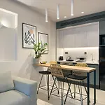 Liv Luxury Mini Penthouse Center 7b